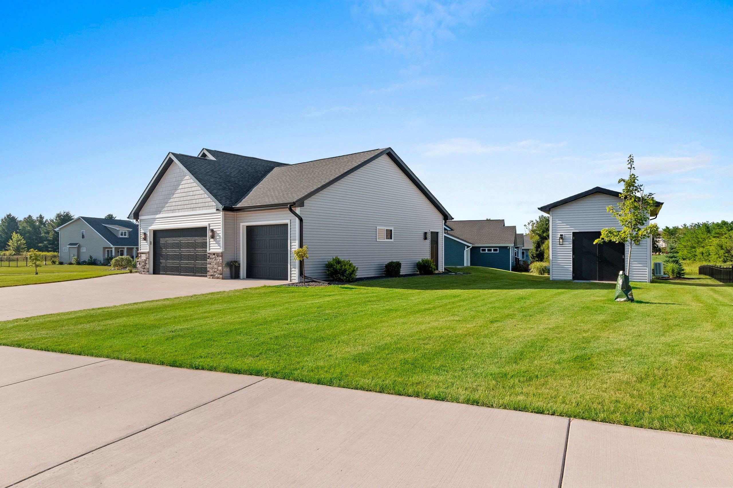 GREENVILLE, Wisconsin, 54942, United States, 4 Bedrooms Bedrooms, ,4 BathroomsBathrooms,Residential,For Sale,1926261