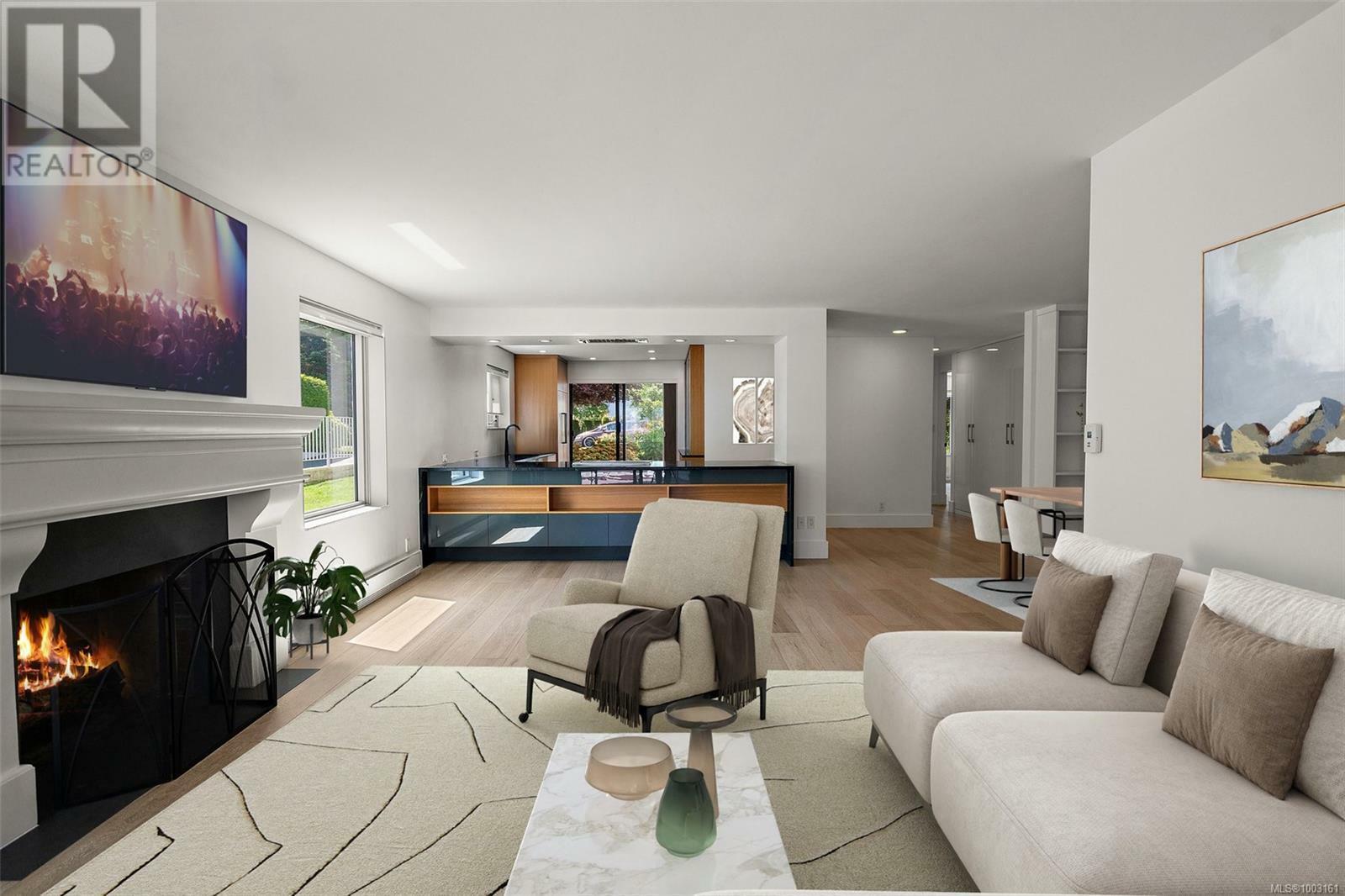OAK BAY, British Columbia, V8S 2N6, CA, 2 Bedrooms Bedrooms, ,2 BathroomsBathrooms,Residential,For Sale,1874610