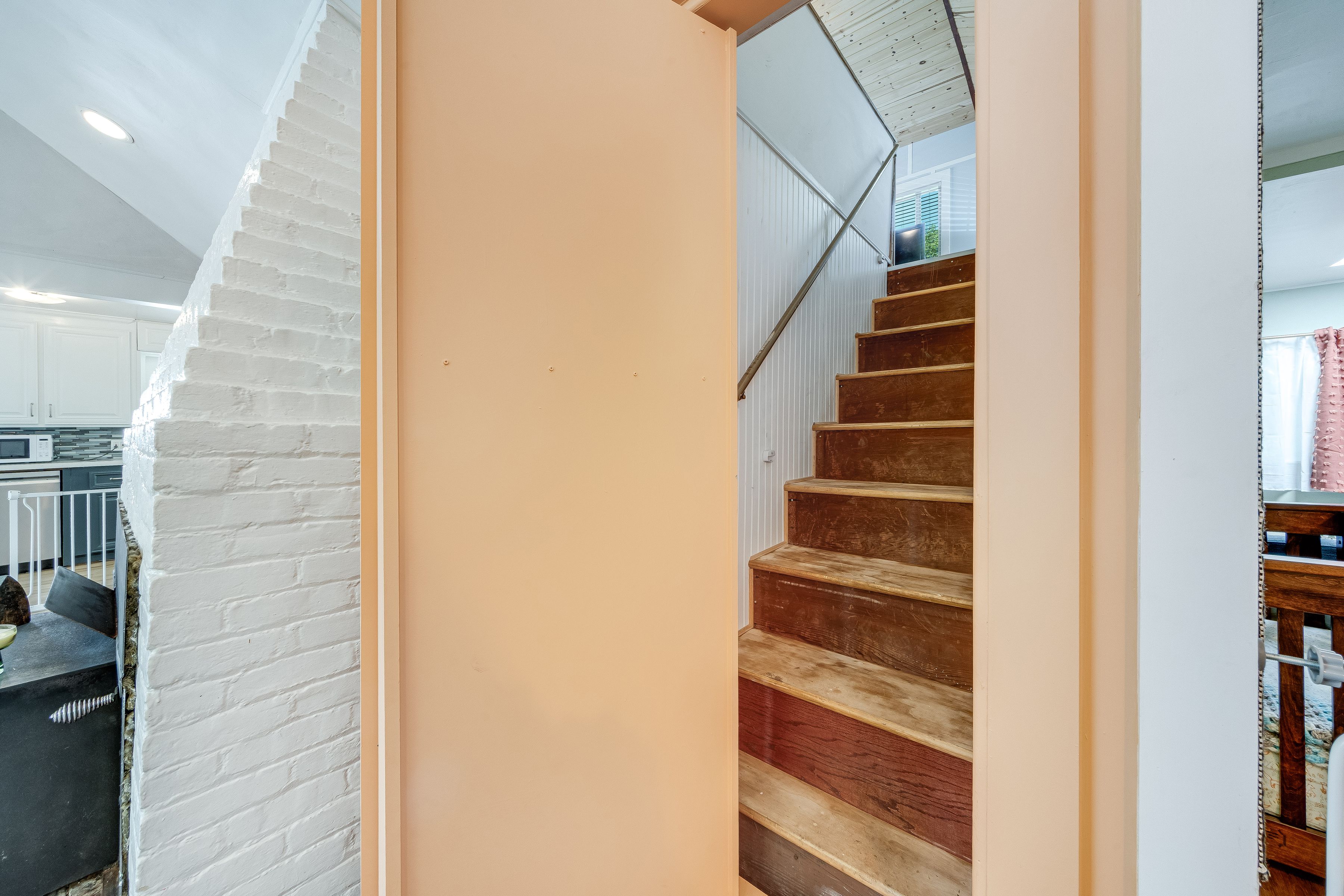  28 McClure Ave - 物件實景