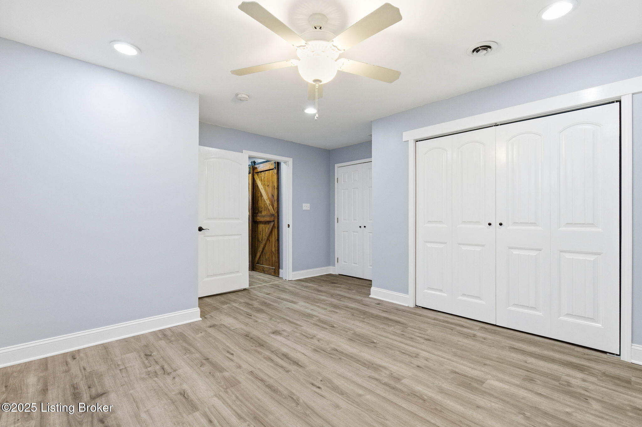 La Grange, Kentucky, 40031, United States, 5 Bedrooms Bedrooms, ,4 BathroomsBathrooms,Residential,For Sale,1971685