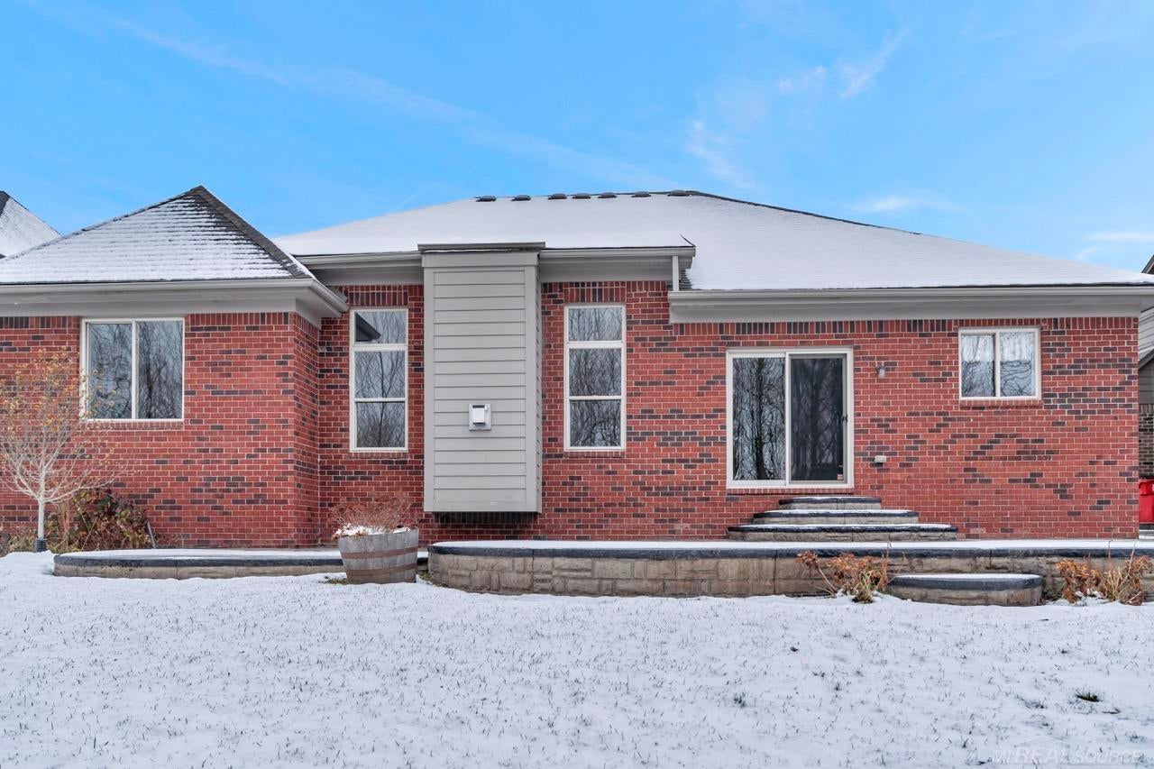 Macomb, Michigan, 48042, United States, 3 Bedrooms Bedrooms, ,3 BathroomsBathrooms,Residential,For Sale,2002873