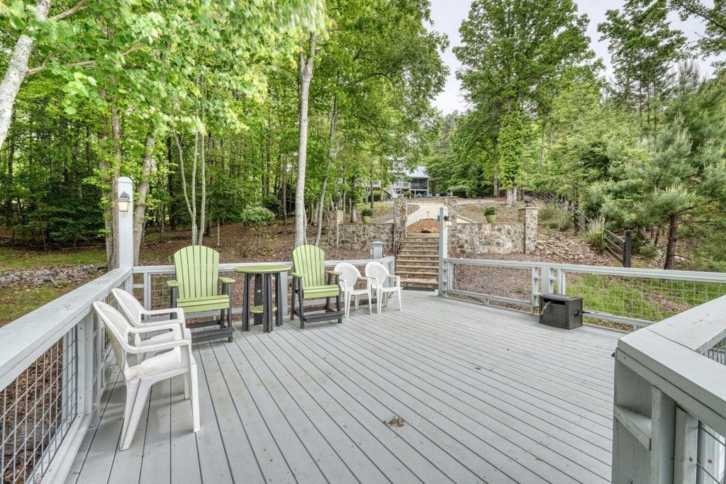 Blairsville, Georgia, 30512, United States, 5 Bedrooms Bedrooms, ,6 BathroomsBathrooms,Residential,For Sale,1901332
