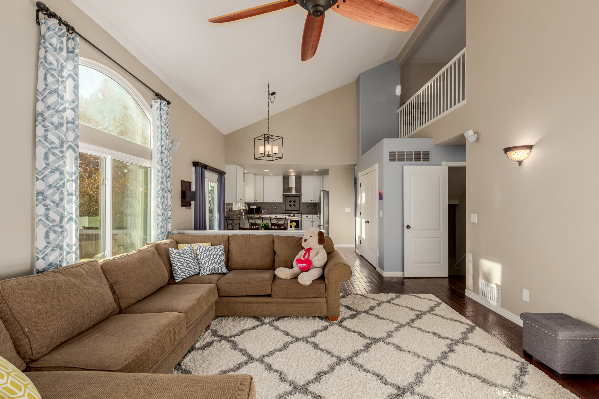 Highlands Ranch, Colorado, 80129, United States, 4 Bedrooms Bedrooms, ,3 BathroomsBathrooms,Residential,For Sale,1987308