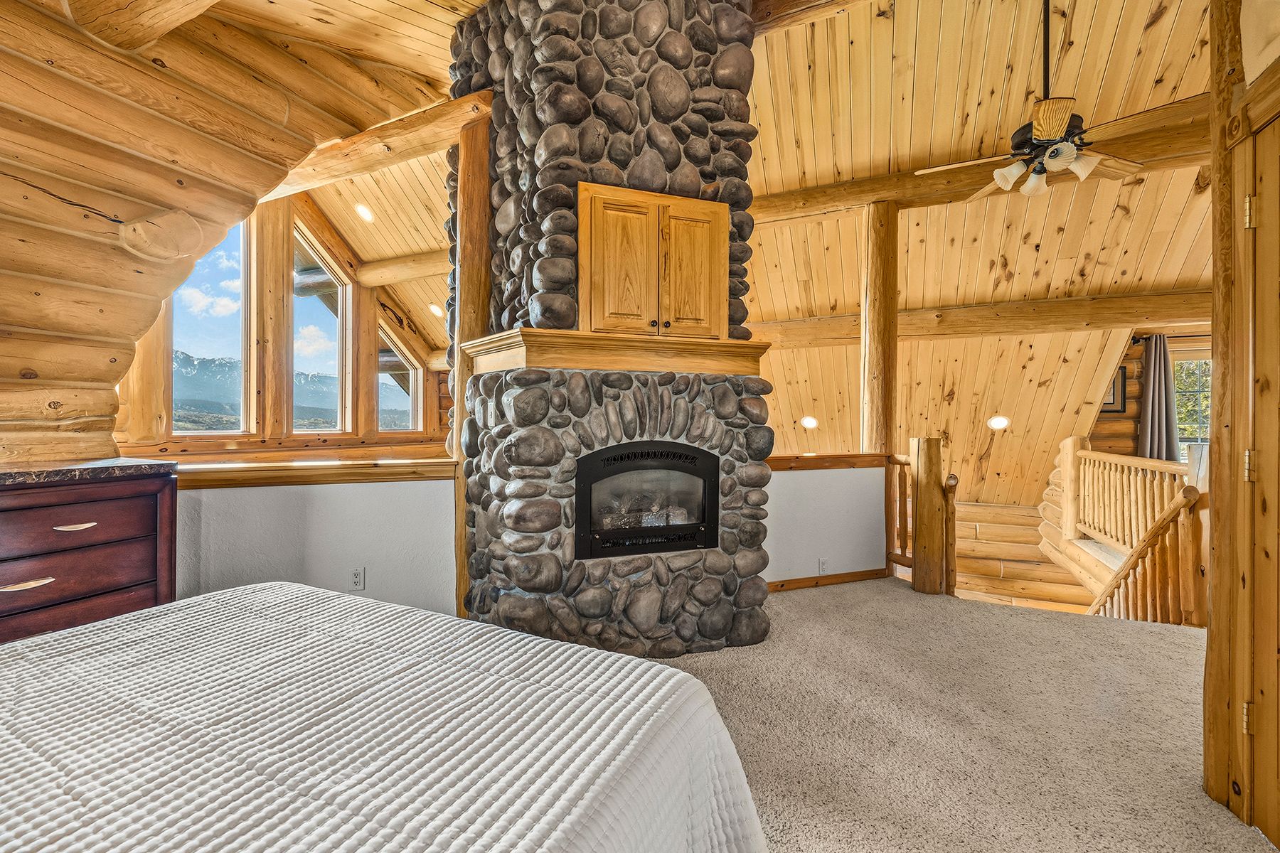  where  the mountains meet mccoy - 物件實景