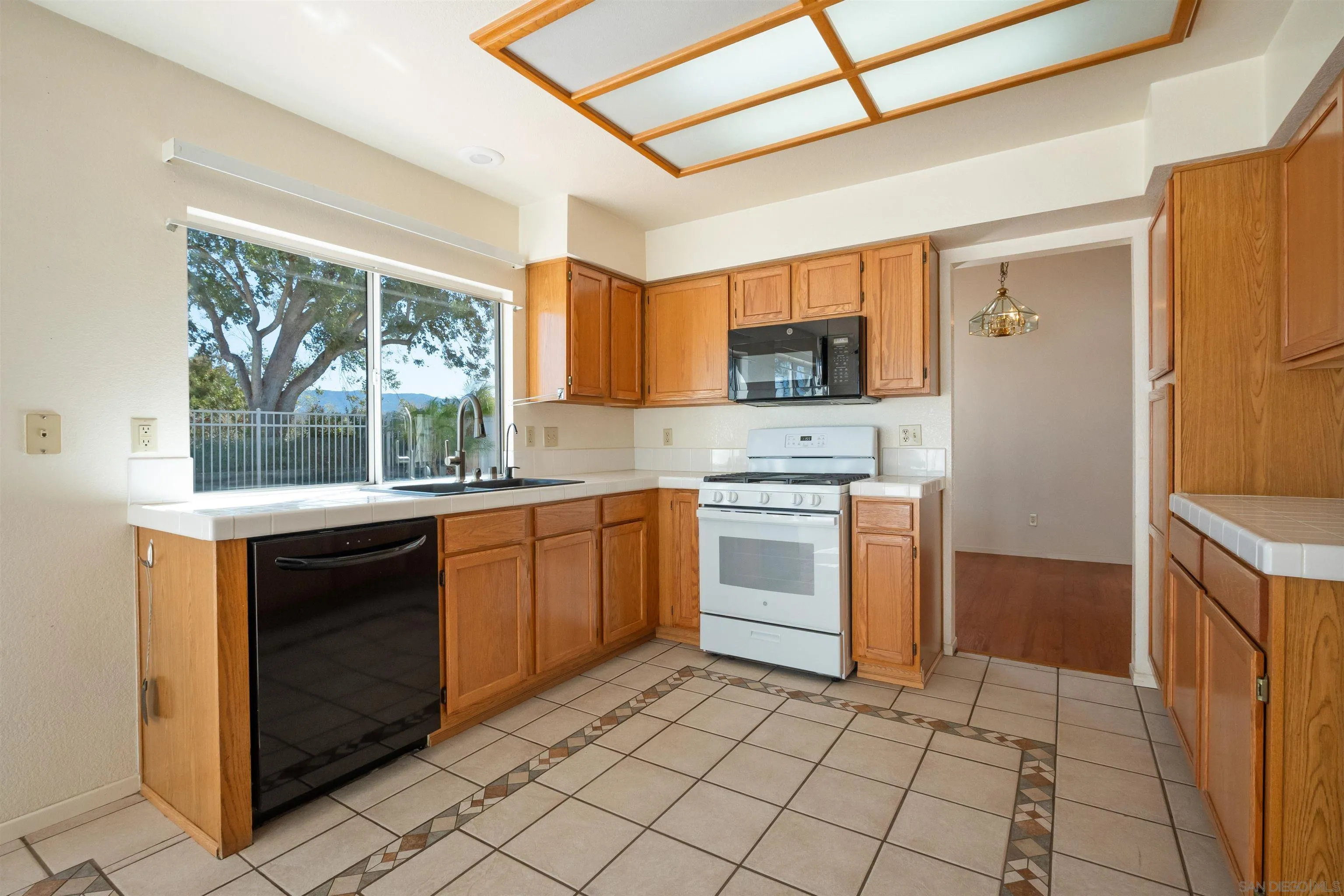 Temecula, California, 92592, United States, 4 Bedrooms Bedrooms, ,3 BathroomsBathrooms,Residential,For Sale,1907000