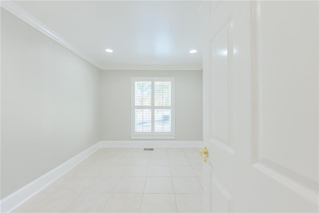 Atlanta, Georgia, 30350, United States, 5 Bedrooms Bedrooms, ,5 BathroomsBathrooms,Residential,For Sale,1987356