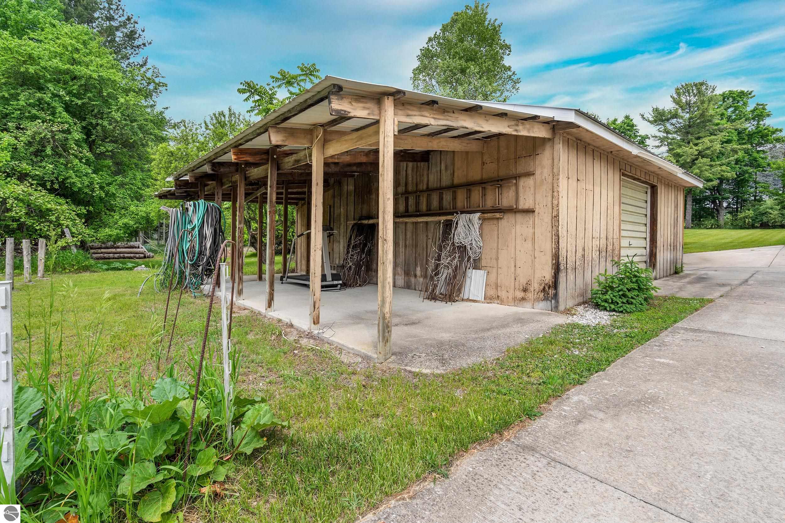 Bellaire, Michigan, 49615, United States, 2 Bedrooms Bedrooms, ,Residential,For Sale,1850321