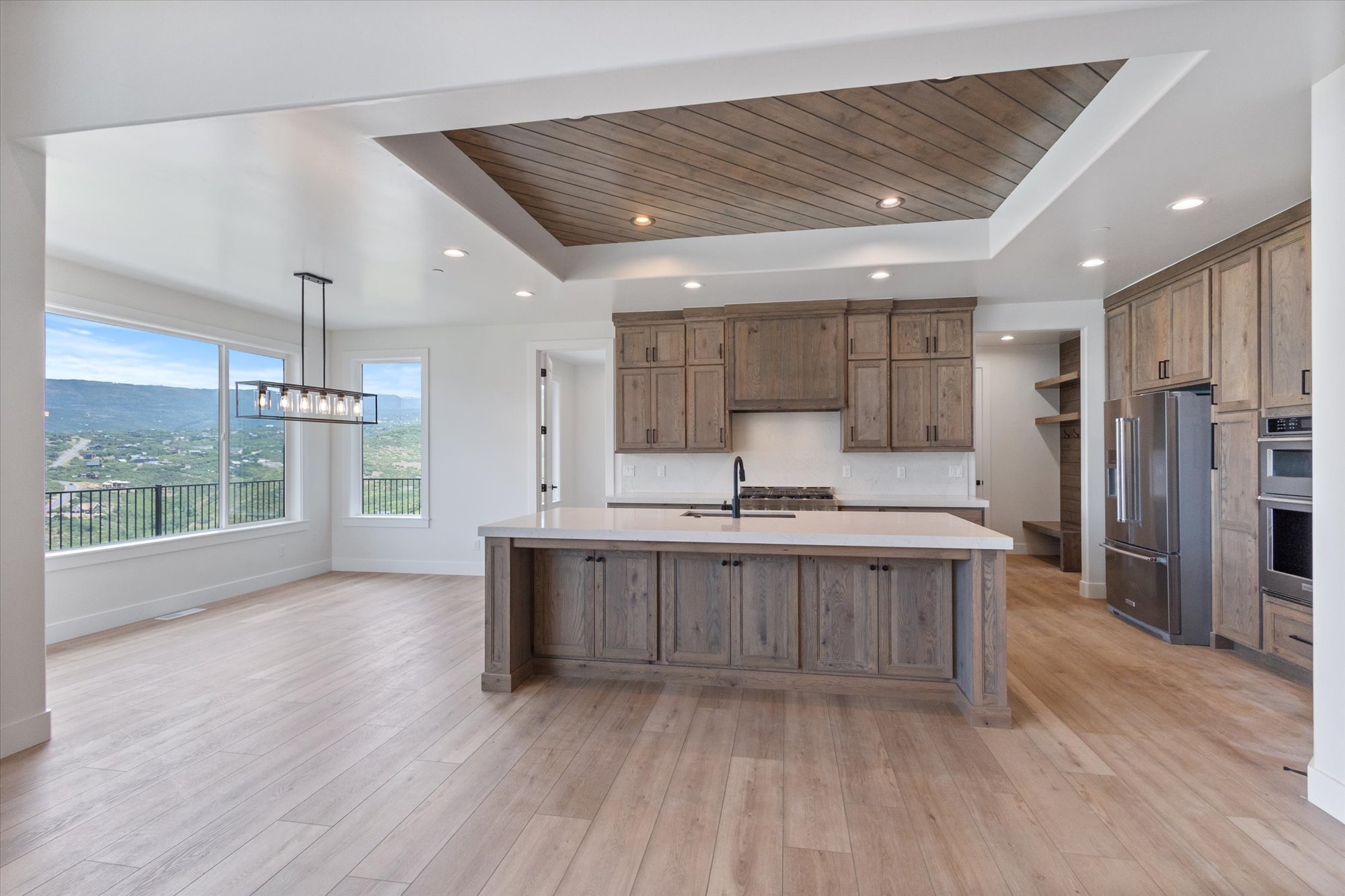 Heber, Utah, 84032, United States, 5 Bedrooms Bedrooms, ,3 BathroomsBathrooms,Residential,For Sale,1976197