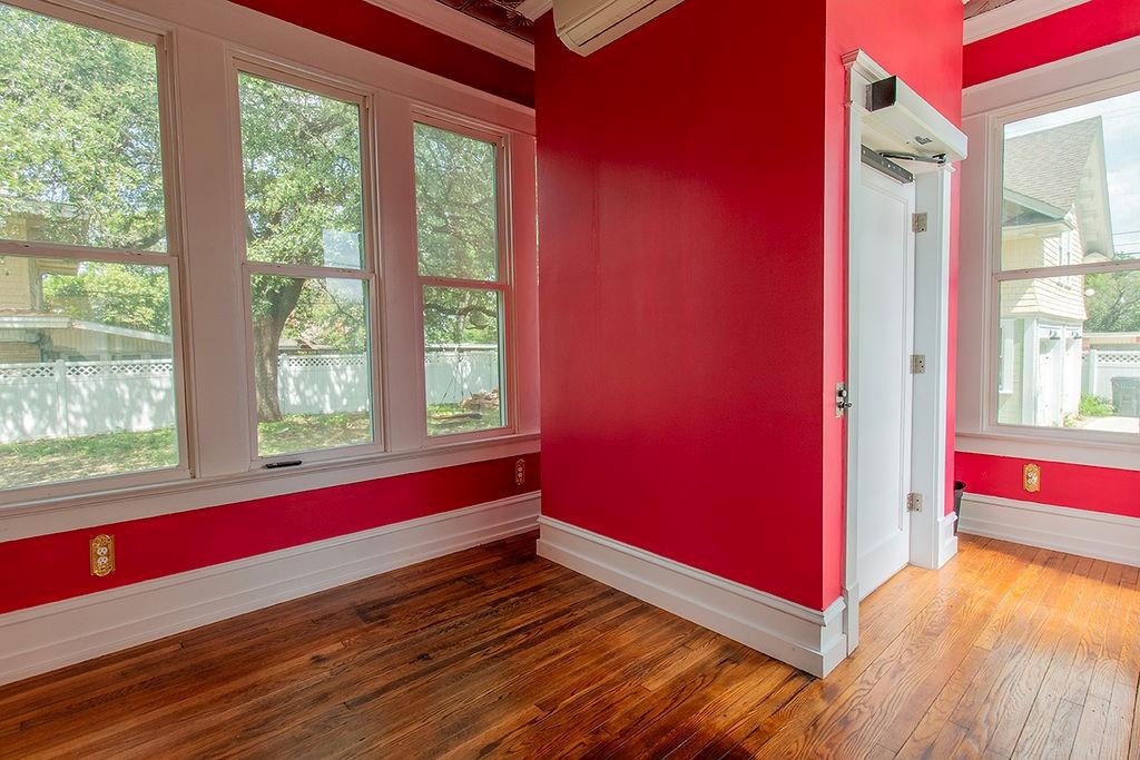 Waco, Texas, 76707, United States, 3 Bedrooms Bedrooms, ,4 BathroomsBathrooms,Residential,For Sale,1897293
