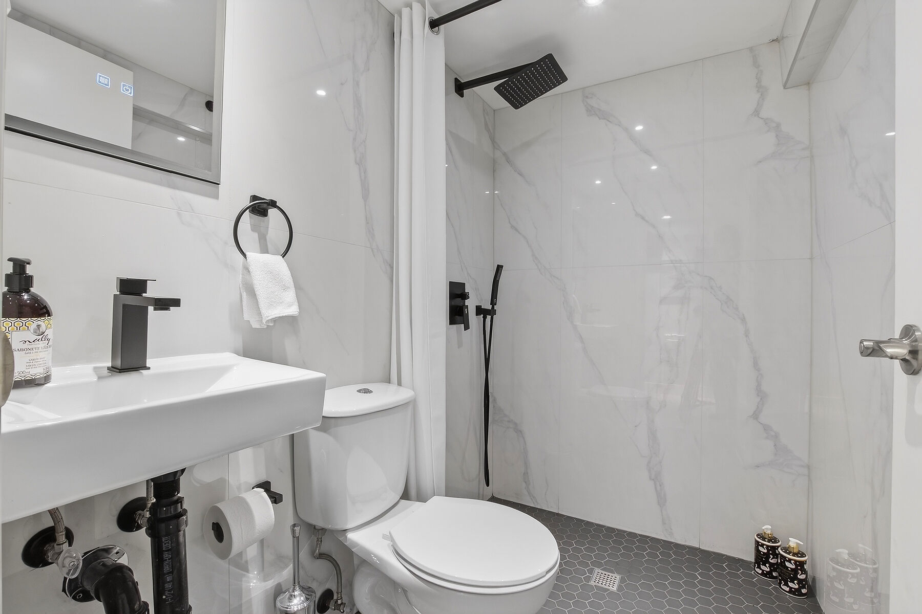  Ladysmith Bespoke Oceanfront - 物件實景