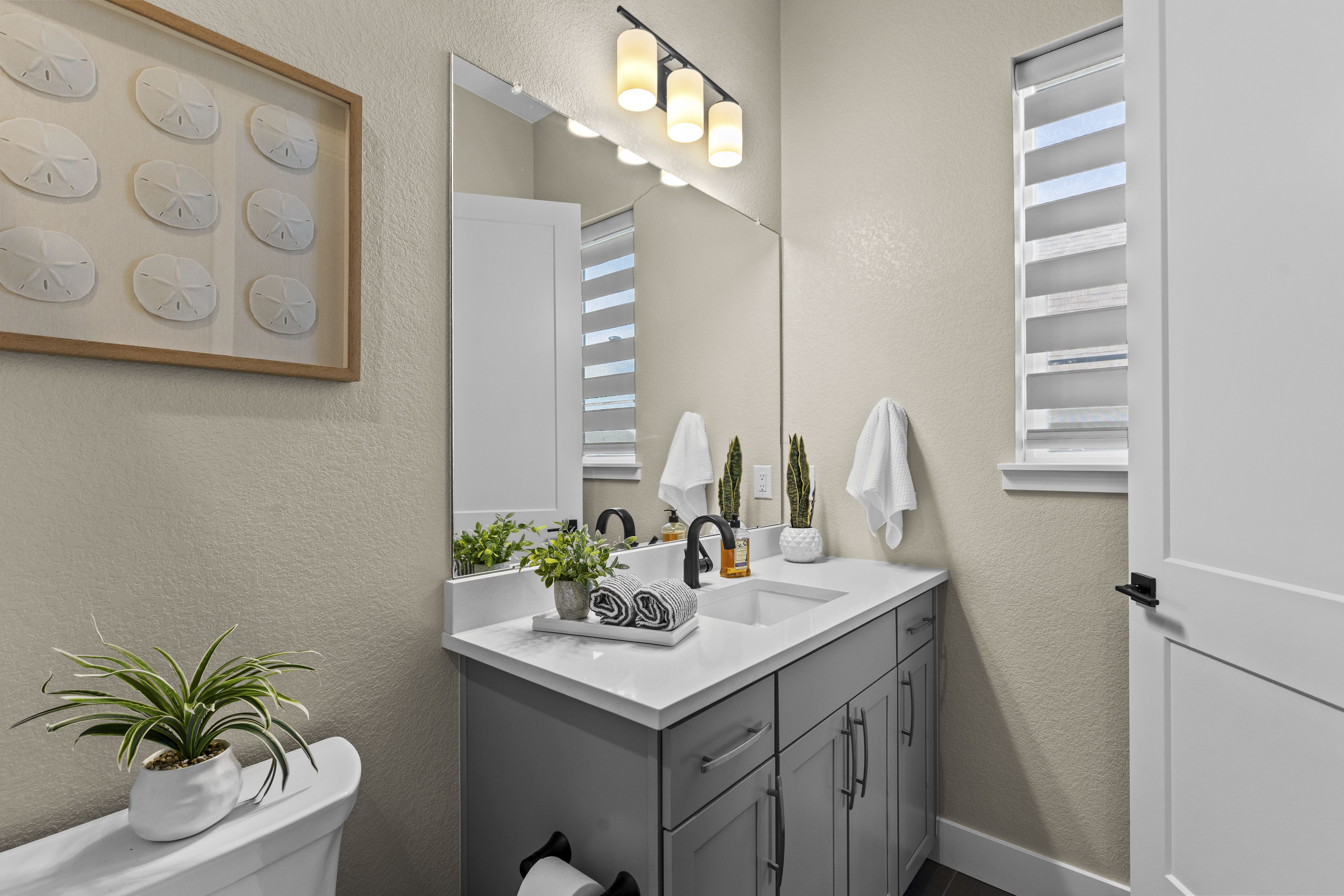  100% Move-in Ready and Beautifully Designed - 物件實景