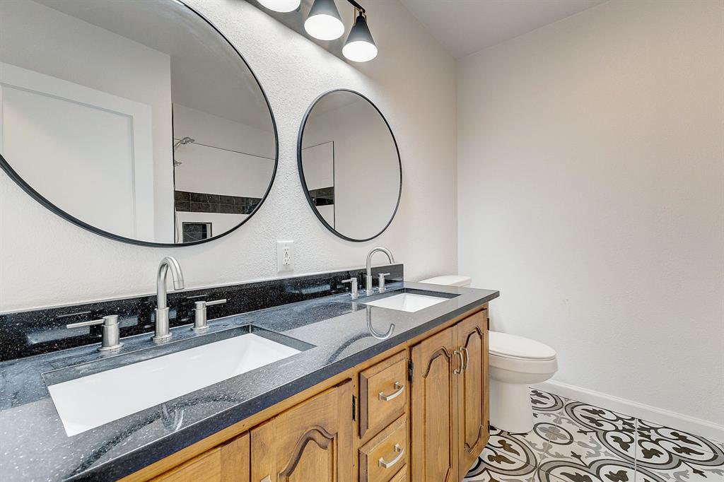 Fort Worth, Texas, 76107, United States, 3 Bedrooms Bedrooms, ,2 BathroomsBathrooms,Residential,For Sale,1915443