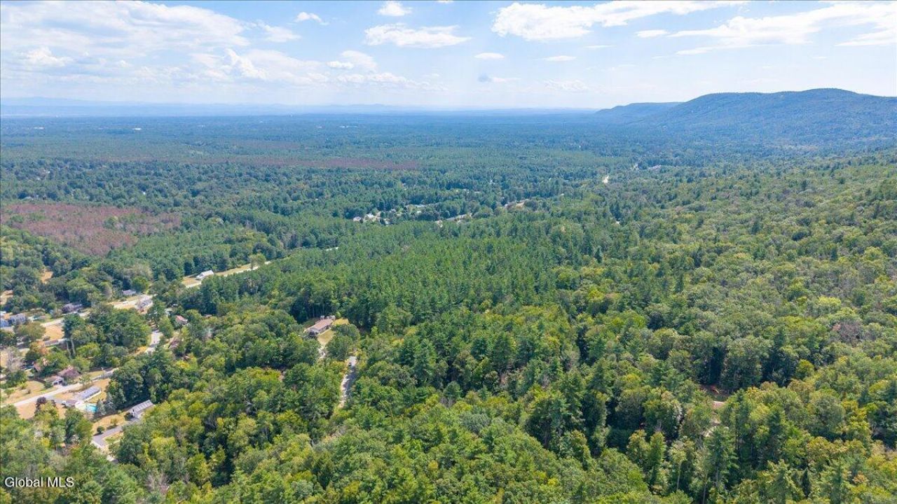 Queensbury, New York, 12804, United States, 3 Bedrooms Bedrooms, ,3 BathroomsBathrooms,Residential,For Sale,1942112