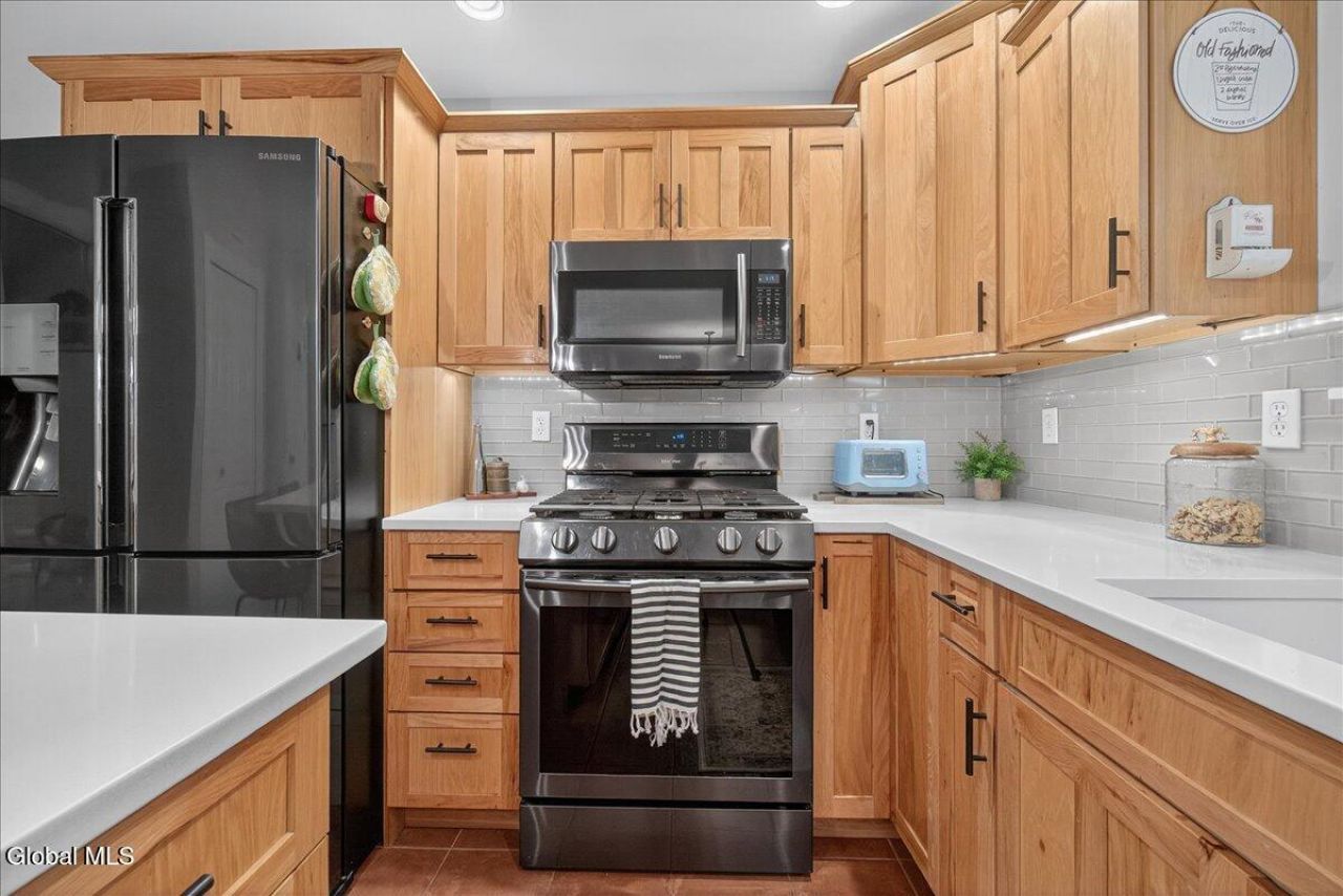 Queensbury, New York, 12804, United States, 3 Bedrooms Bedrooms, ,3 BathroomsBathrooms,Residential,For Sale,1942112