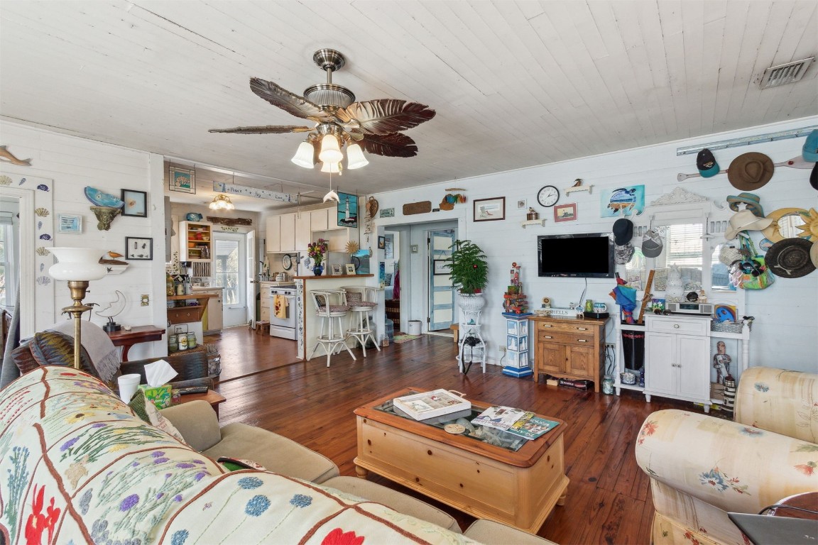 Fernandina Beach, Florida, 32034, United States, 4 Bedrooms Bedrooms, ,2 BathroomsBathrooms,Residential,For Sale,1721923