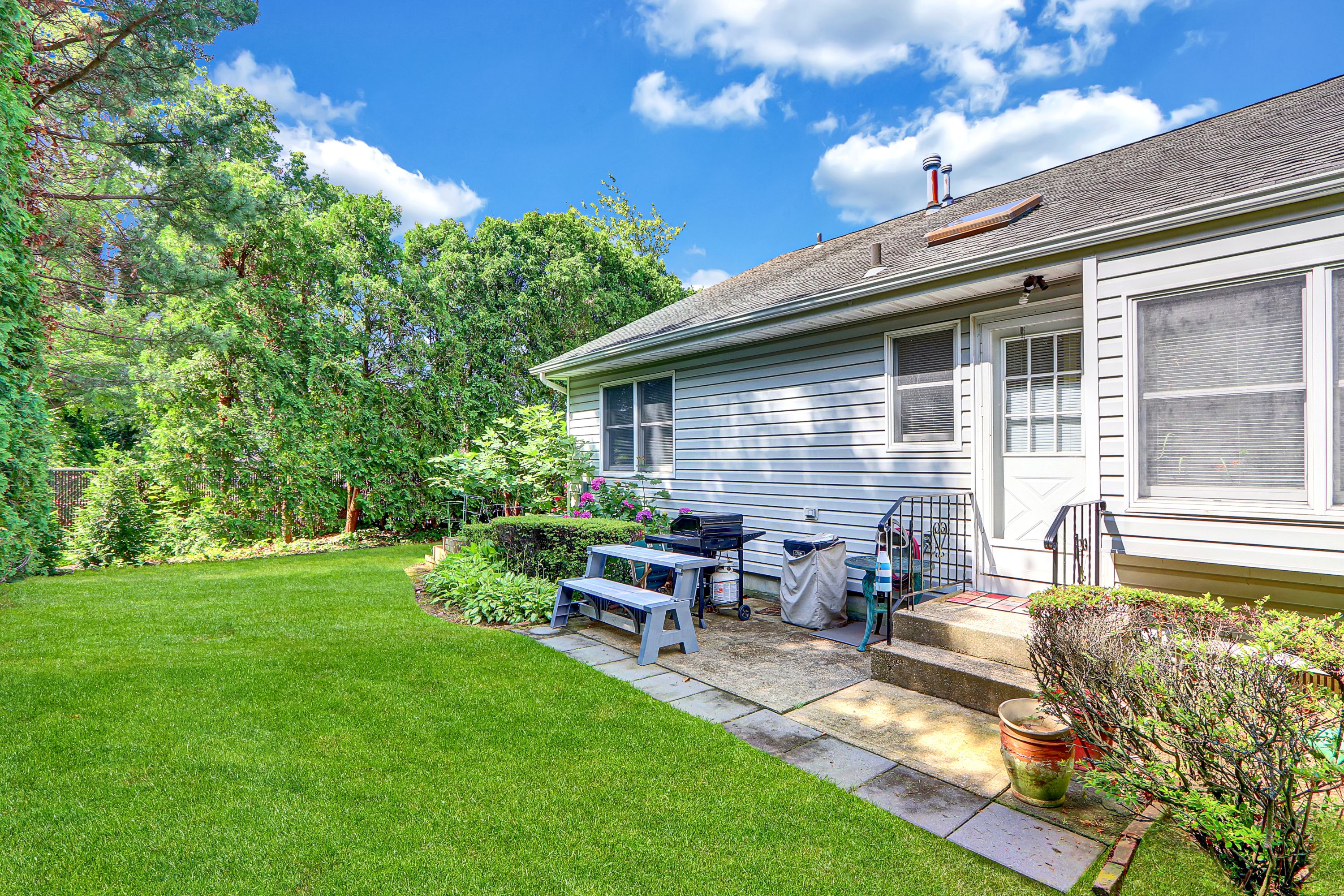 North Babylon, New York, 11703, United States, 2 Bedrooms Bedrooms, ,2 BathroomsBathrooms,Residential,For Sale,1943160