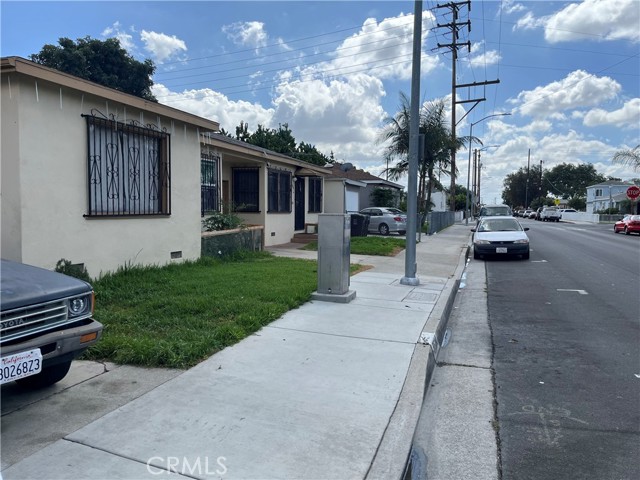 Maywood, California, 90270, United States, 4 Bedrooms Bedrooms, ,Residential,For Sale,1974821