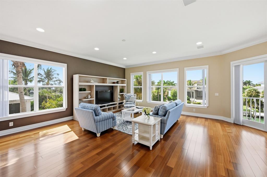 Sarasota, Florida, 34236, United States, 5 Bedrooms Bedrooms, ,5 BathroomsBathrooms,Residential,For Sale,1989074