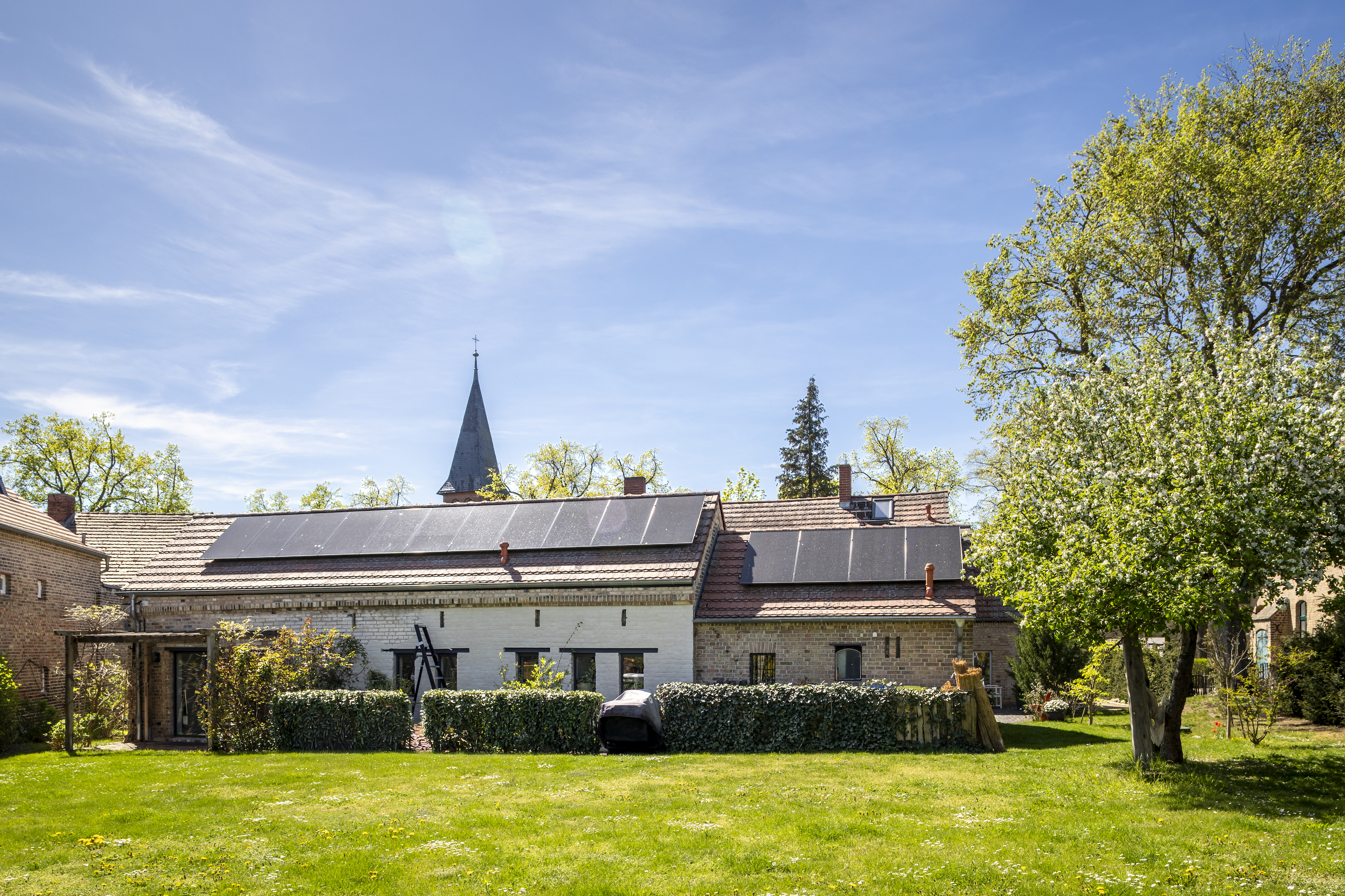  Historical School Reimagined – Exceptional Living with Architectural Depth - 物件實景