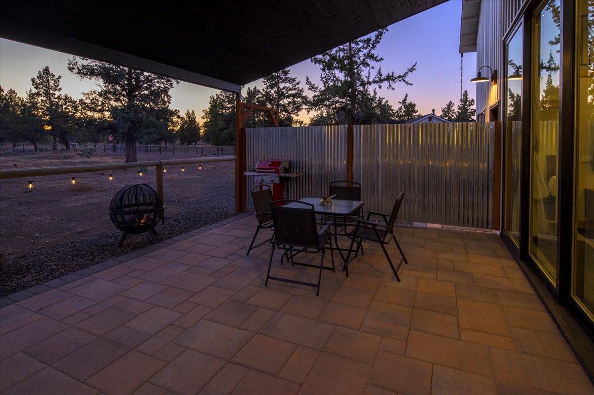 Redmond, Oregon, 97756, United States, 4 Bedrooms Bedrooms, ,3 BathroomsBathrooms,Residential,For Sale,1901092