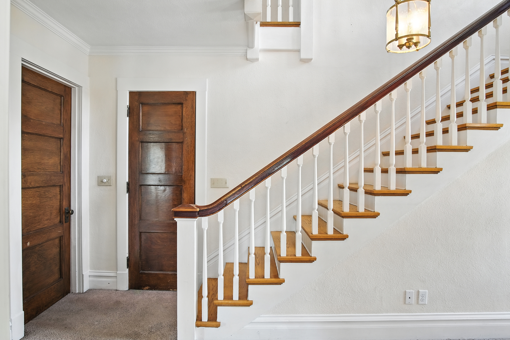 Hot Springs, South Dakota, 57747, United States, 5 Bedrooms Bedrooms, ,4 BathroomsBathrooms,Residential,For Sale,1983319