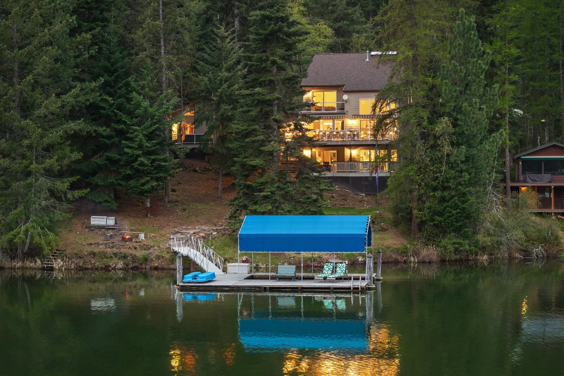  Hayden Lake Year Round Waterfront Living - 物件實景