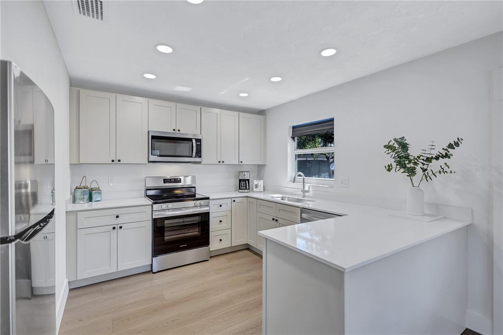 Sarasota, Florida, 34242, United States, 2 Bedrooms Bedrooms, ,2 BathroomsBathrooms,Residential,For Sale,1961687