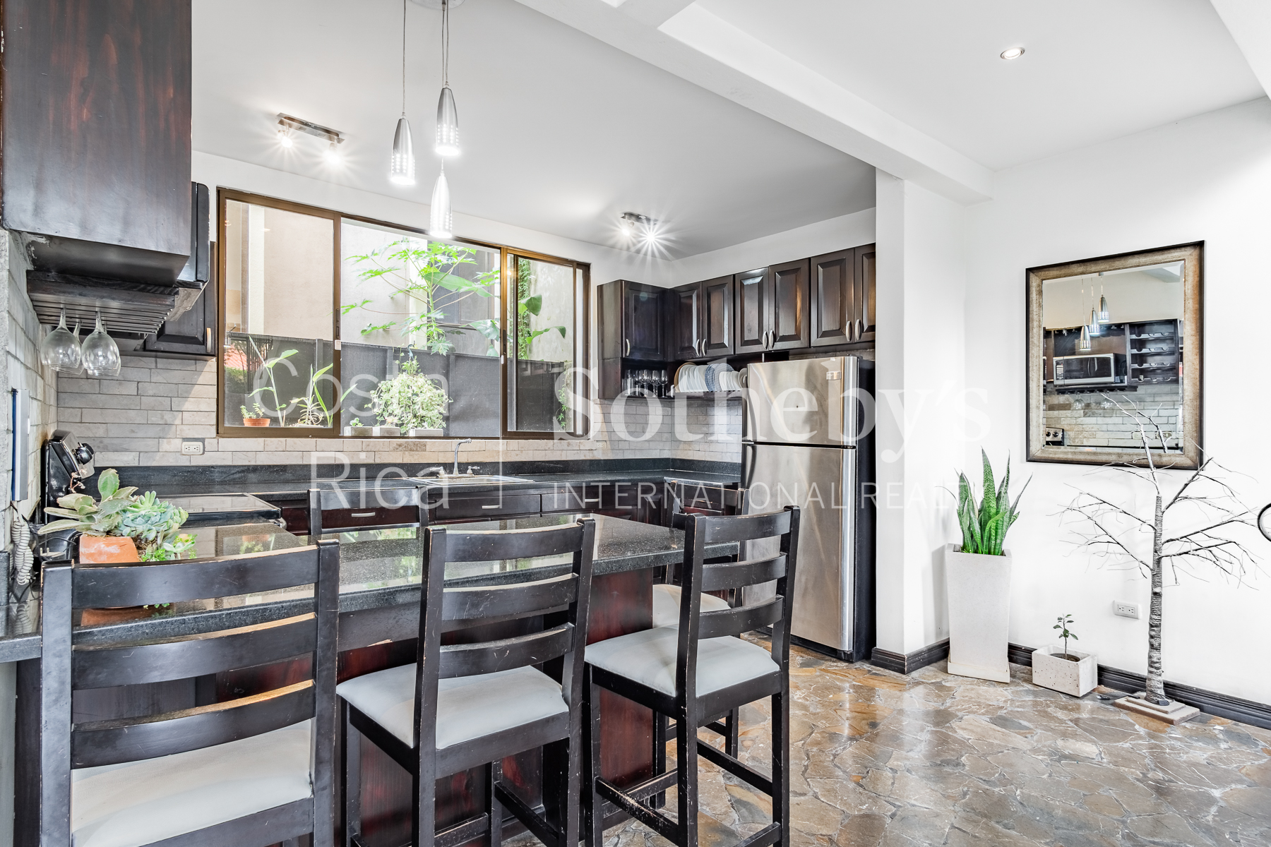  Stone Rock House And Apartment - 物件實景