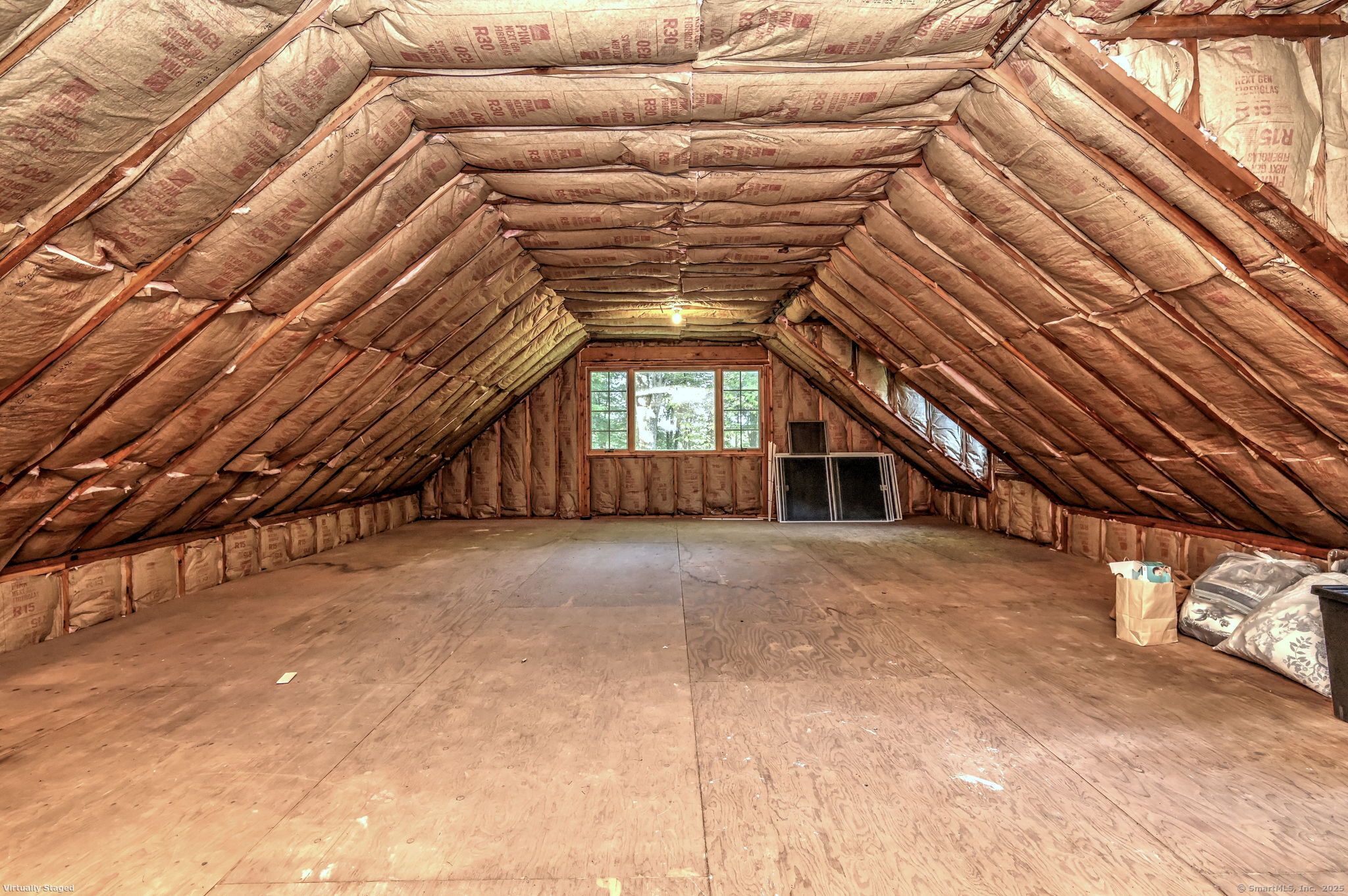 Redding, Connecticut, 06896, United States, 4 Bedrooms Bedrooms, ,5 BathroomsBathrooms,Residential,For Sale,1827564