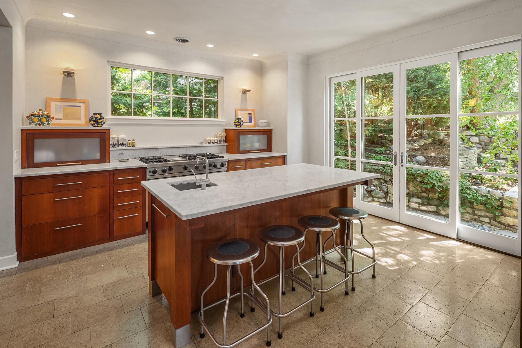 Minneapolis, Minnesota, 55416, United States, 4 Bedrooms Bedrooms, ,4 BathroomsBathrooms,Residential,For Sale,1901324
