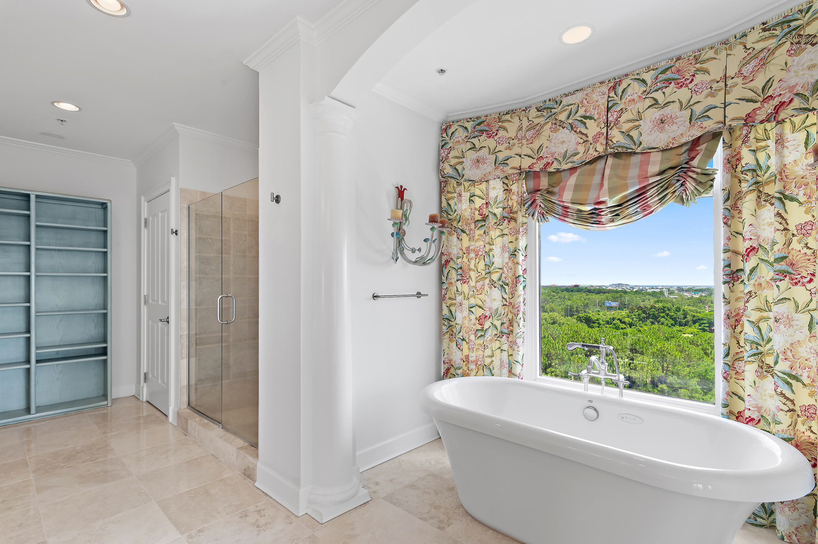  Elevated Living Overlooking The Bay in Destin