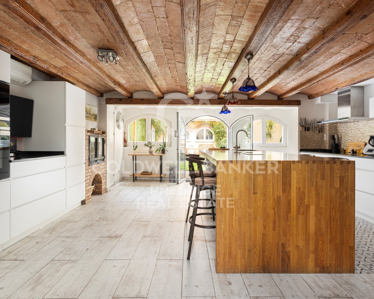 Barcelona, Catalonia, ES, 4 Bedrooms Bedrooms, ,3 BathroomsBathrooms,Residential,For Sale,1795299