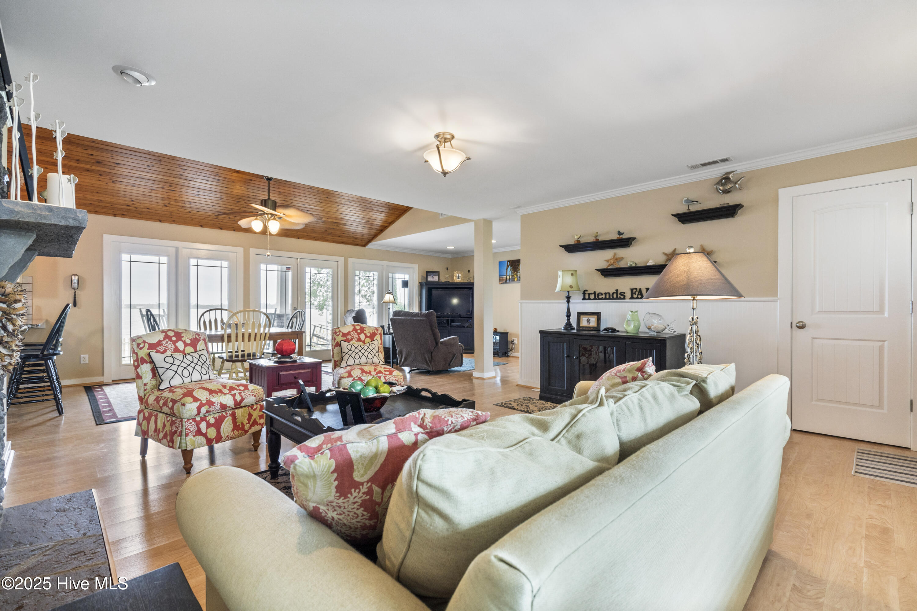 Sneads Ferry, North Carolina, 28460, United States, 4 Bedrooms Bedrooms, ,3 BathroomsBathrooms,Residential,For Sale,1947068