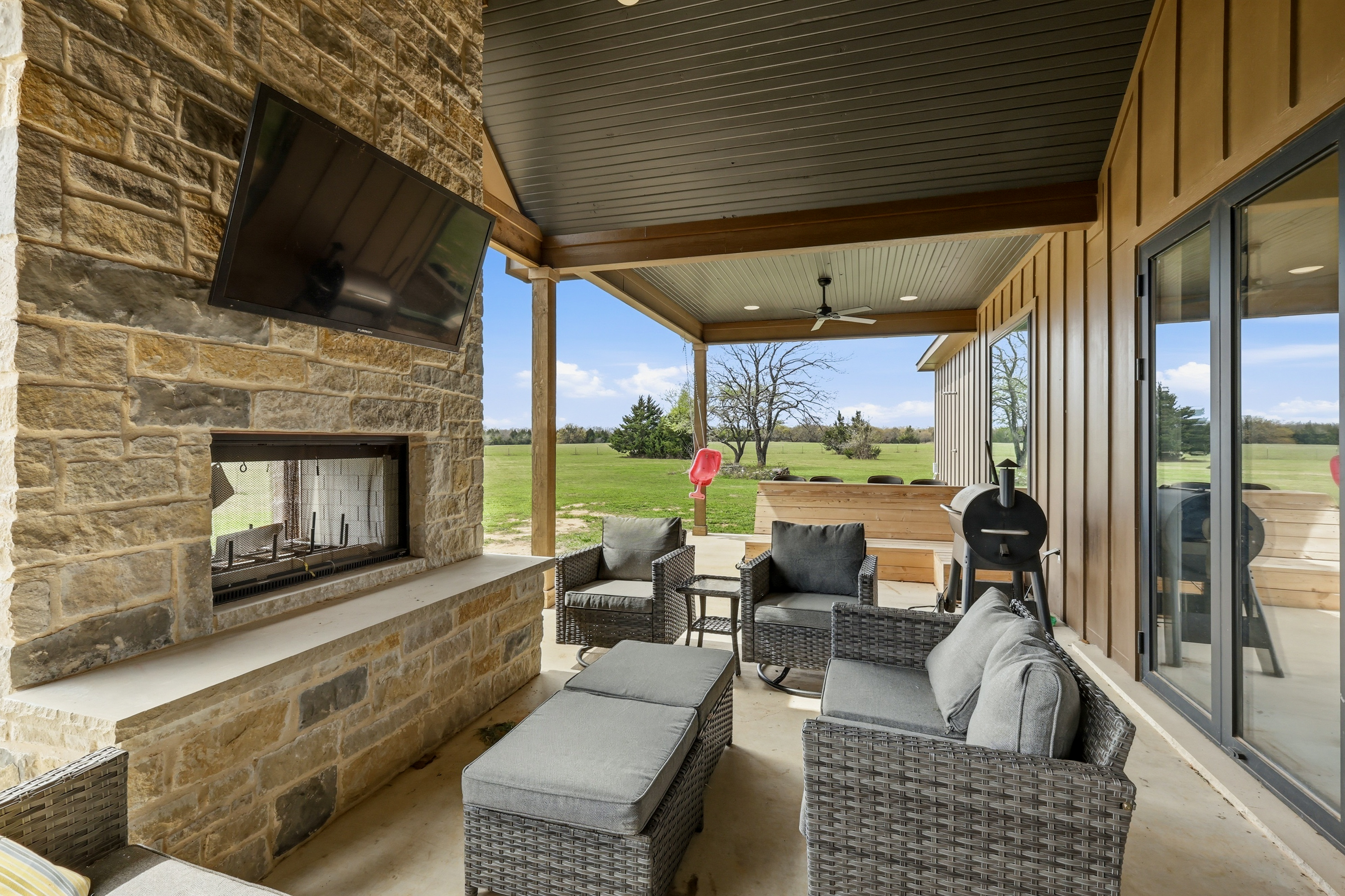  3988 Lake Valley Road, Sunset, TX, 76270 - 物件實景