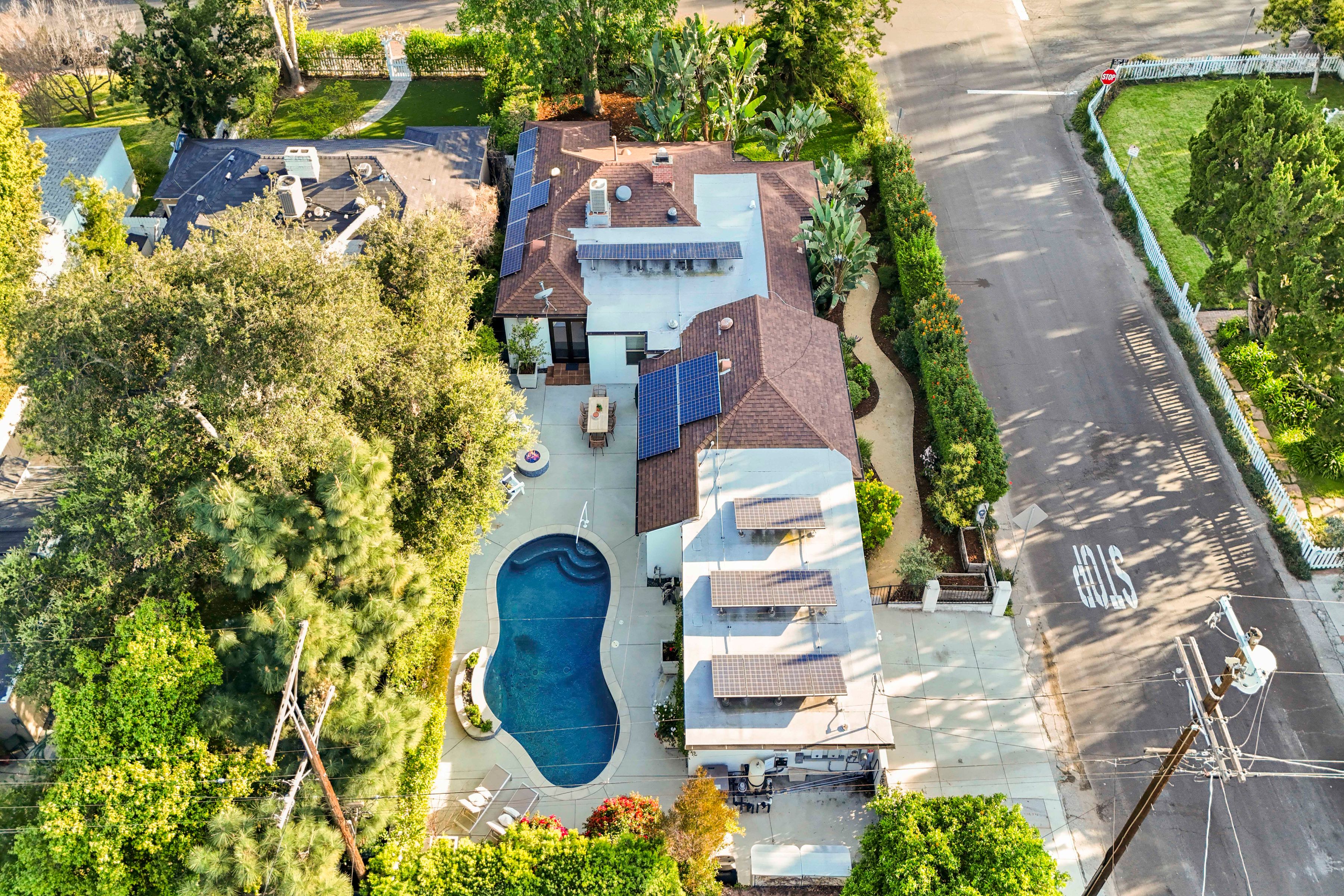  11593 Kling Street - 物件實景