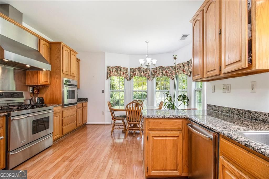 Atlanta, Georgia, 30331, United States, 5 Bedrooms Bedrooms, ,4 BathroomsBathrooms,Residential,For Sale,1908174