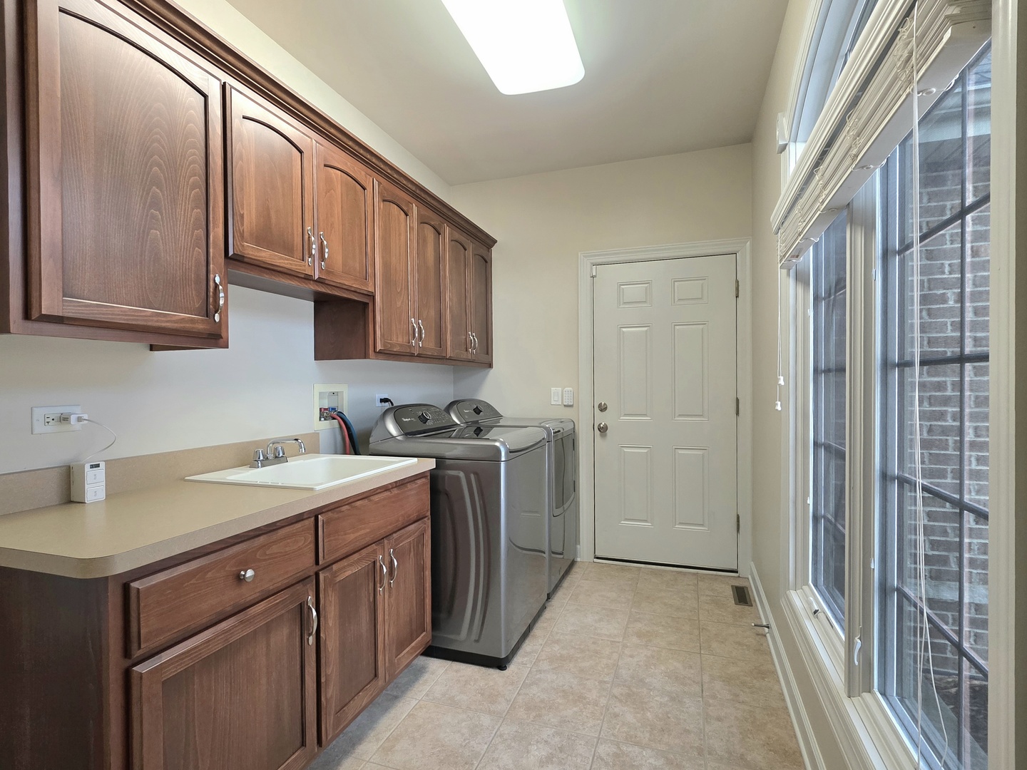 Mokena, Illinois, 60448, United States, 5 Bedrooms Bedrooms, ,4 BathroomsBathrooms,Residential,For Sale,2005641