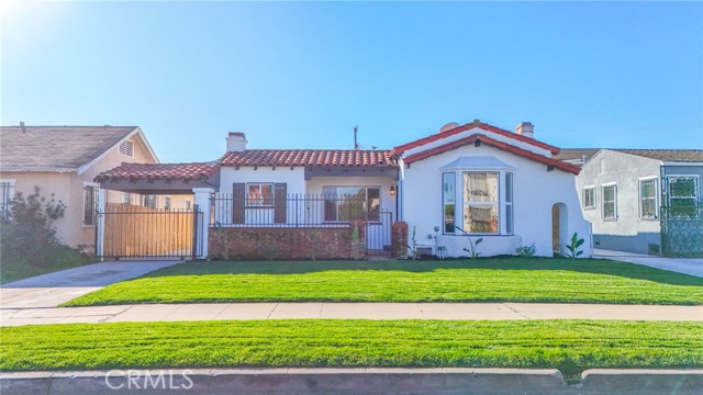 Los Angeles, California, 90047, United States, 5 Bedrooms Bedrooms, ,Residential,For Sale,2009243