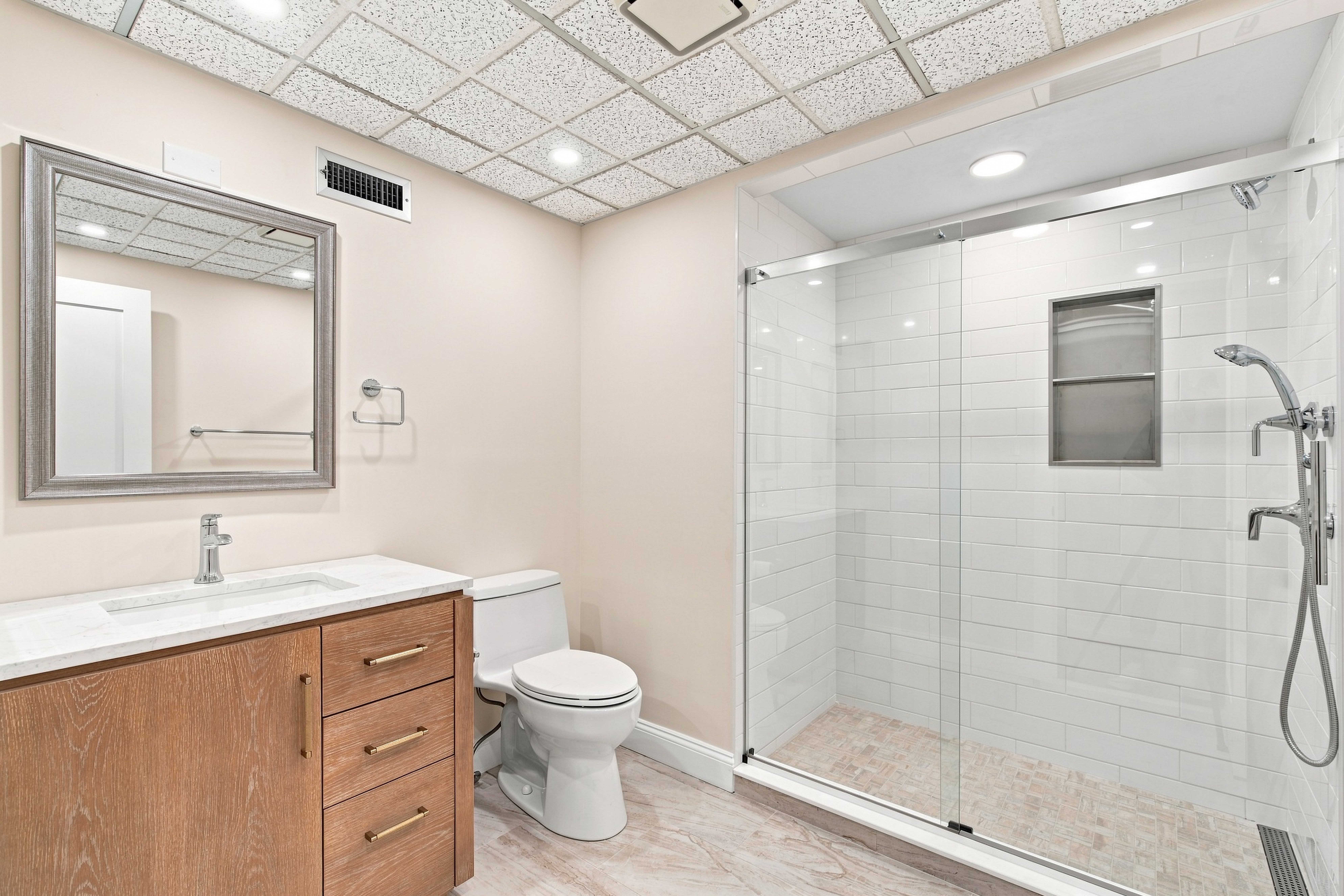  3 Willada Lane, Glen Cove, NY, 11542 - 物件實景
