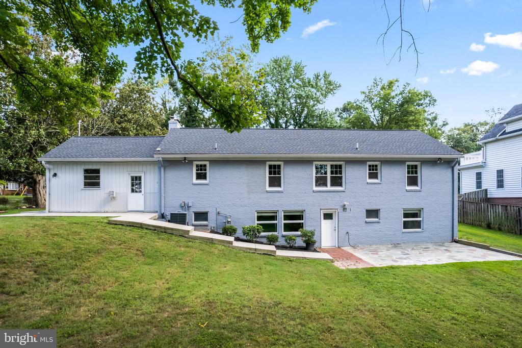 Falls Church, Virginia, 22043, United States, 5 Bedrooms Bedrooms, ,3 BathroomsBathrooms,Residential,For Sale,1977846