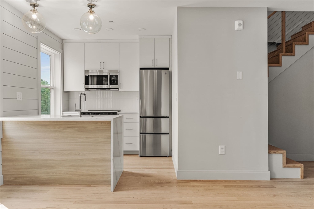 Boston, Massachusetts, 02128, United States, 1 Bedroom Bedrooms, ,2 BathroomsBathrooms,Residential,For Sale,1887905