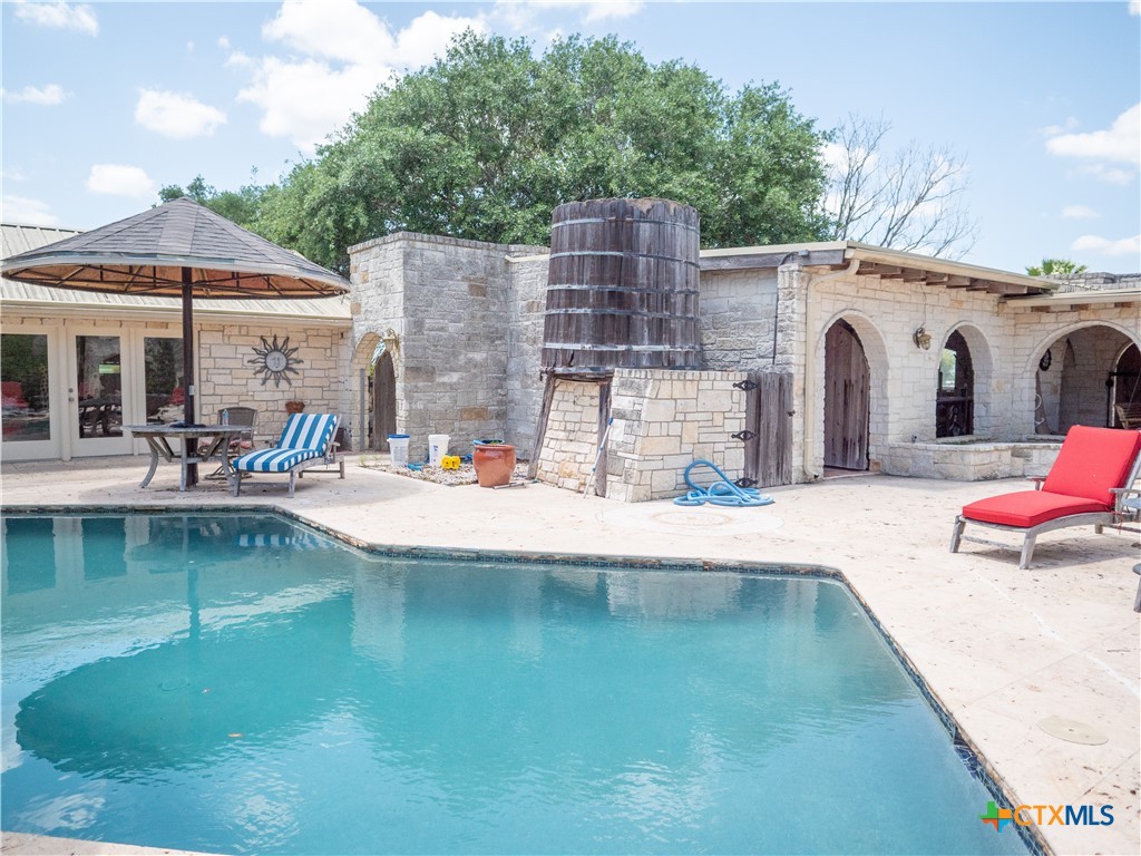 Edna, Texas, 77957, United States, 5 Bedrooms Bedrooms, ,5 BathroomsBathrooms,Residential,For Sale,1770365