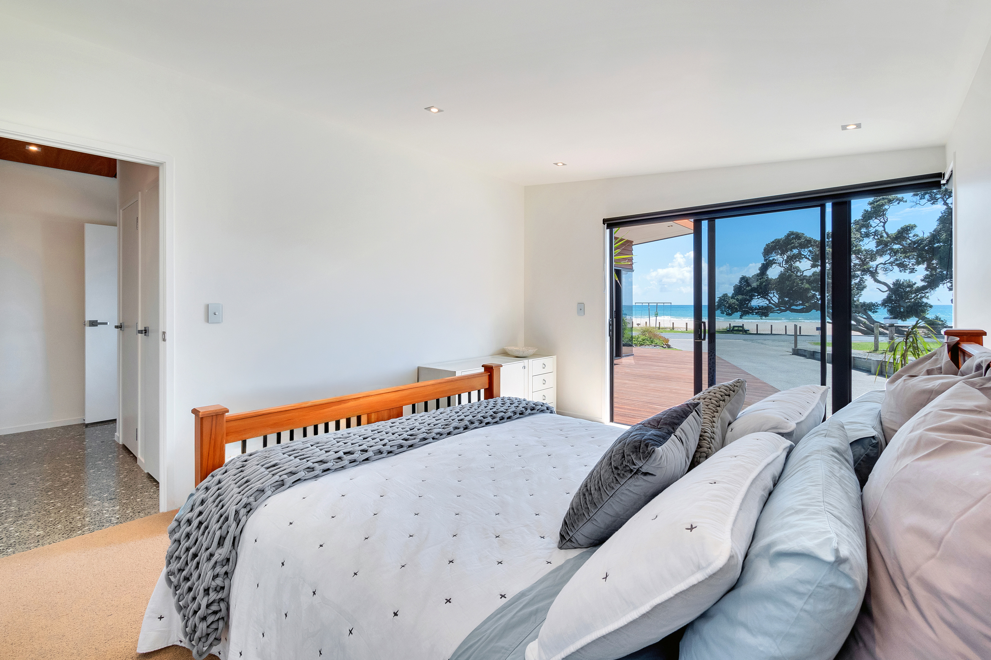  1212 Cove Road, Langs Beach - 物件實景
