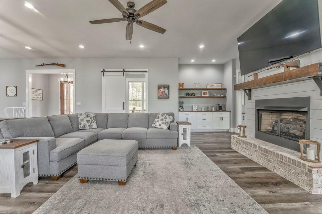 Cohutta, Georgia, 30710, United States, 4 Bedrooms Bedrooms, ,5 BathroomsBathrooms,Residential,For Sale,1792903