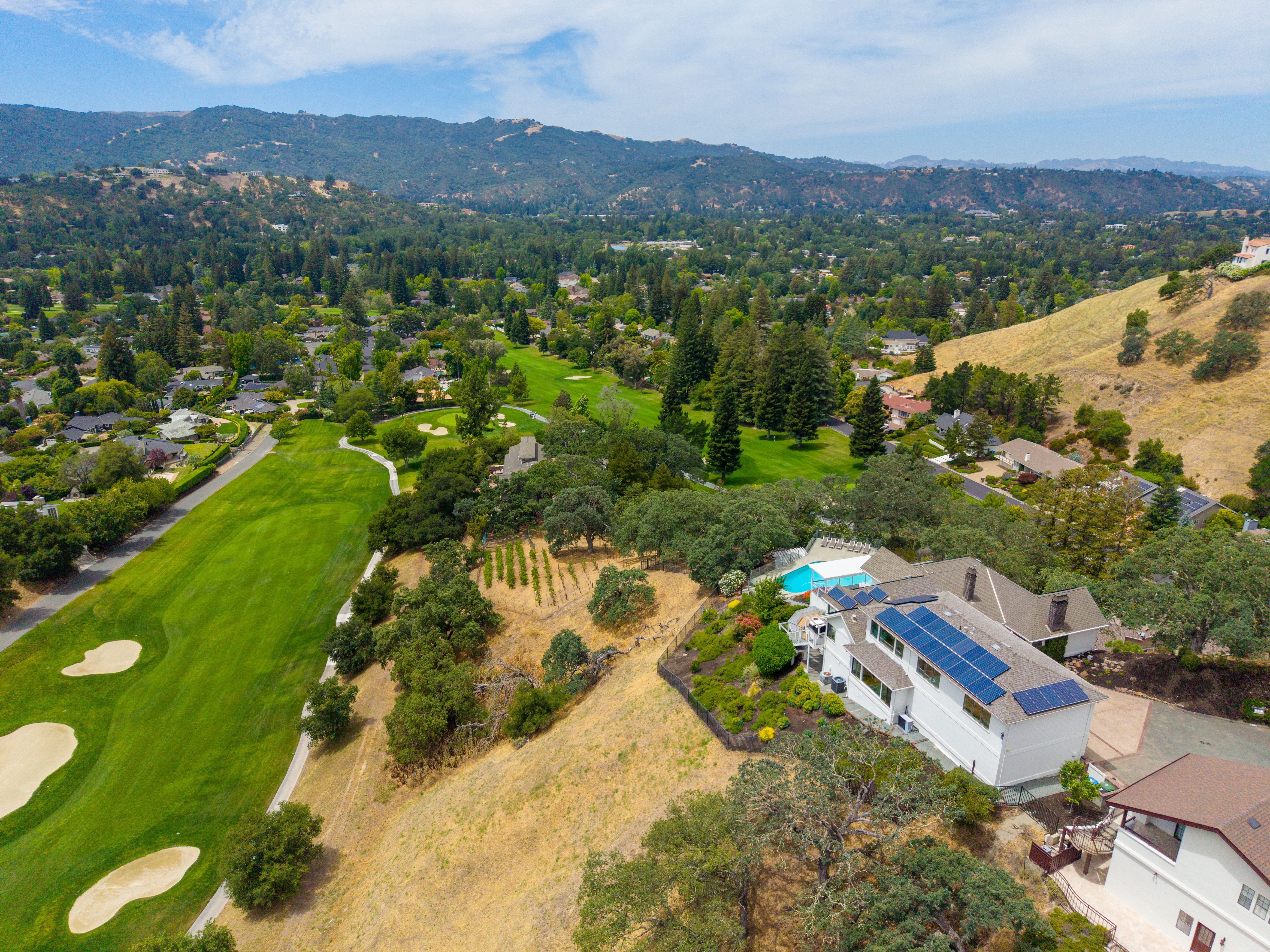 Sweeping Fairway Views Meet Rare Outdoor Living - 物件實景