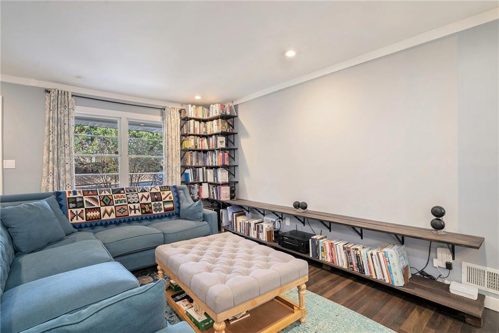 Smyrna, Georgia, 30082, United States, 4 Bedrooms Bedrooms, ,2 BathroomsBathrooms,Residential,For Sale,1987349