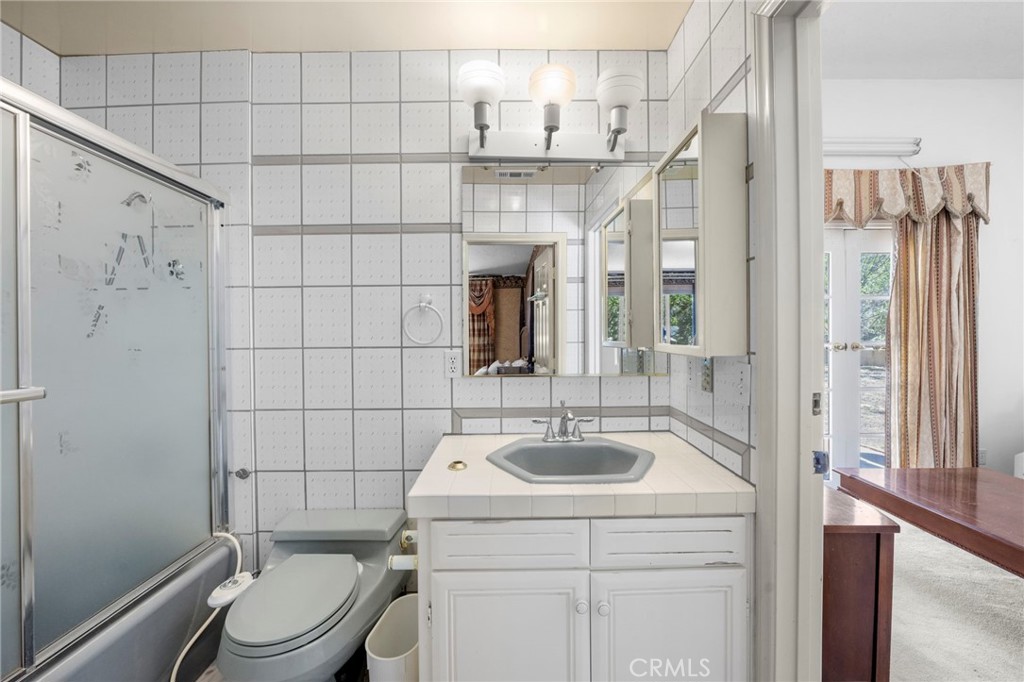 Hemet, California, 92544, United States, 5 Bedrooms Bedrooms, ,4 BathroomsBathrooms,Residential,For Sale,1896645