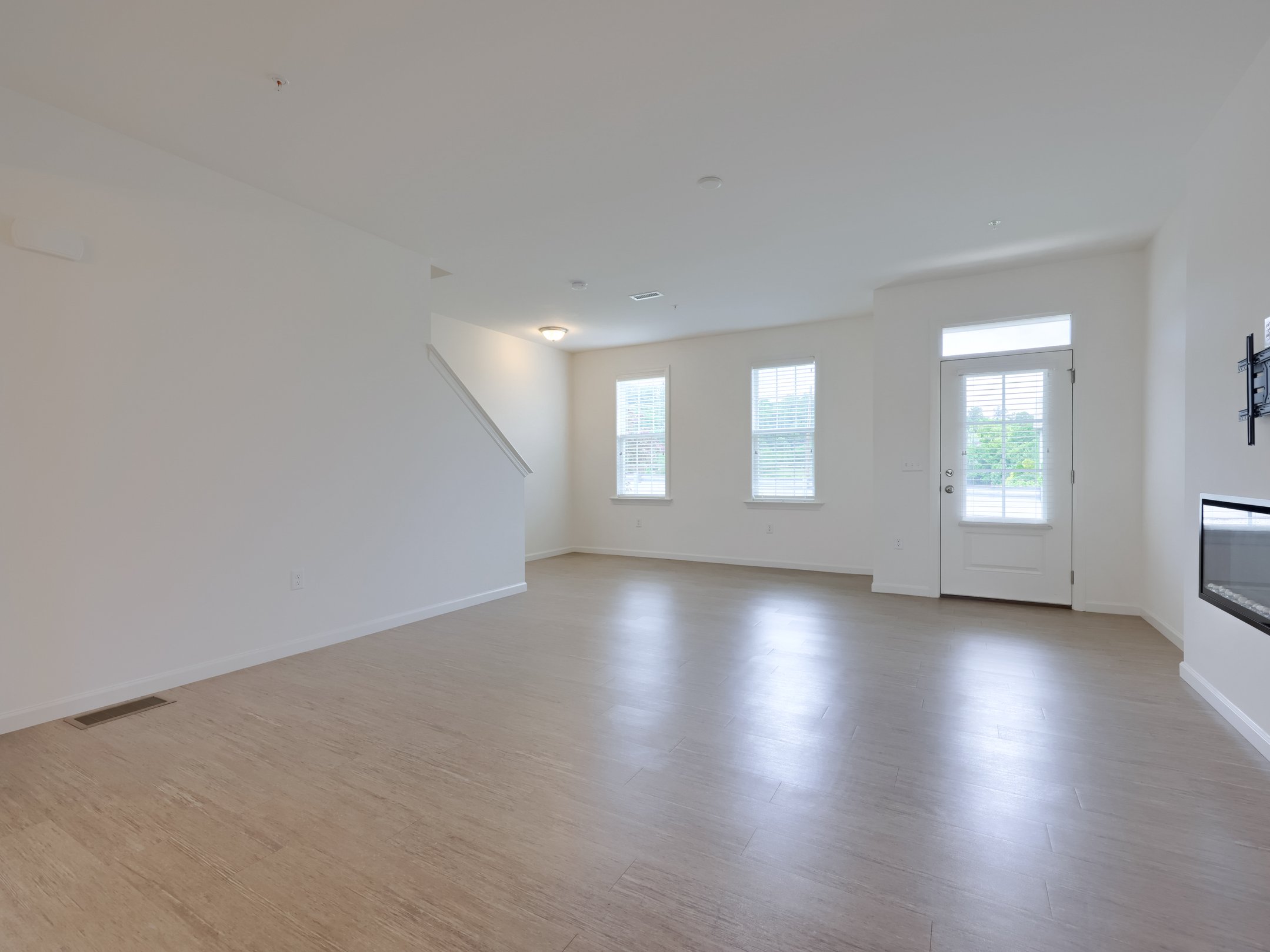  2421 Artesian Way - 物件實景