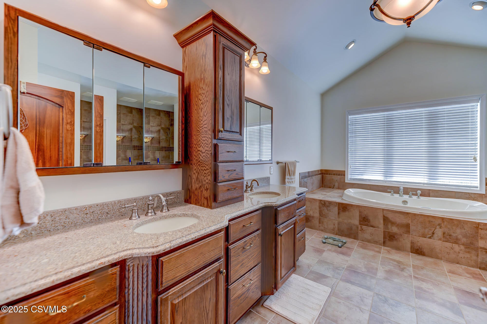 Berwick, Pennsylvania, 18603, United States, 4 Bedrooms Bedrooms, ,3 BathroomsBathrooms,Residential,For Sale,2005736