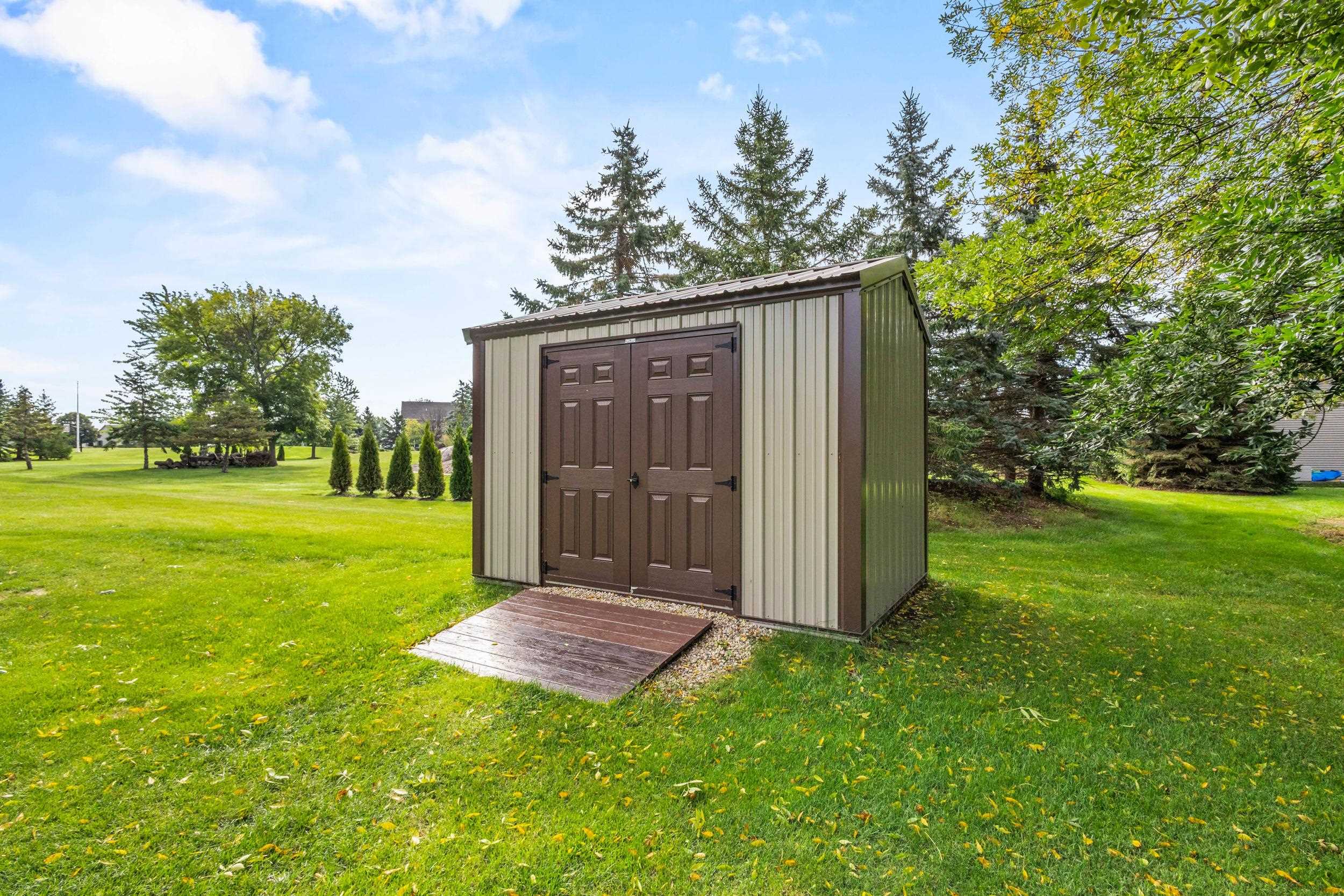 Neenah, Wisconsin, 54956, United States, 3 Bedrooms Bedrooms, ,4 BathroomsBathrooms,Residential,For Sale,1938221